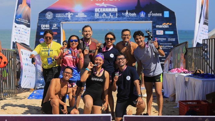 Oceanman 2026 Berakhir Sukses, Peserta Antusias Taklukkan Tantangan Laut