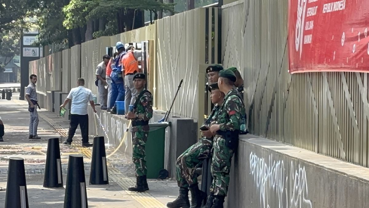 Pascademo Ricuh, TNI Masih Berjaga di Pejompongan untuk Jaga Situasi Tetap Kondusif