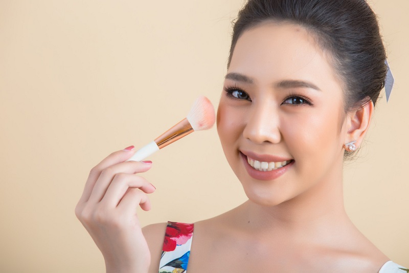 Makeup Mudah Crack dan Luntur? Kenali 5 Kesalahan yang Sering Diabaikan