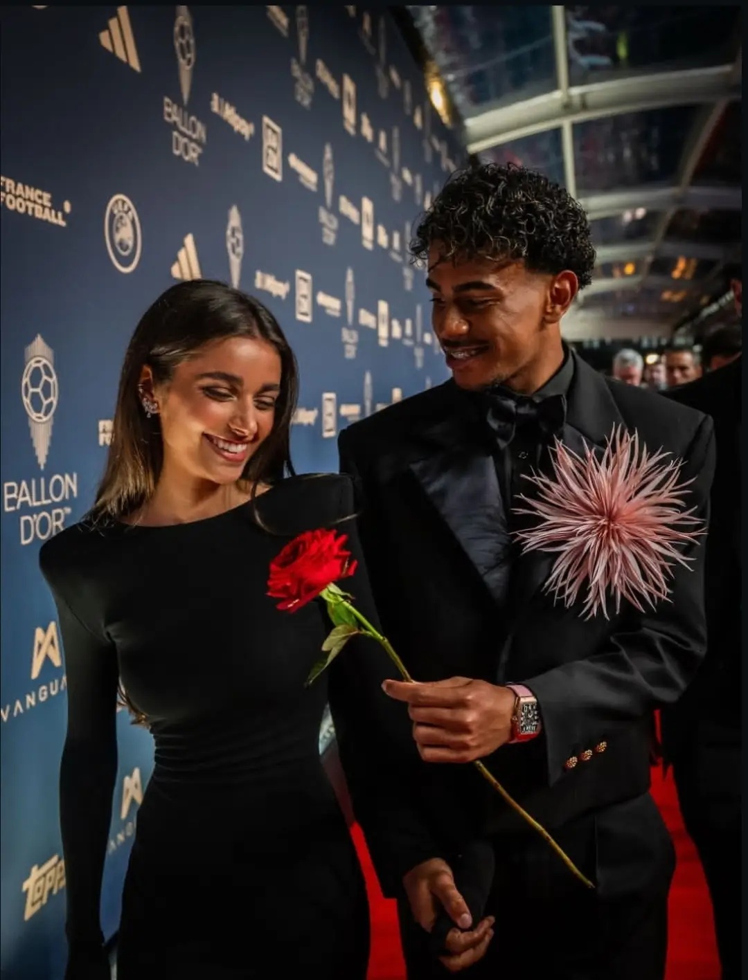 Lamine Yamal dan Ines Garcia Tampil Romantis di Ballon d’Or 2026, Busana Serbahitam Jadi Sorotan